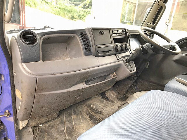 三菱ふそうキャンターダブルキャブ（Wキャブ）小型（2t・3t）[写真29]