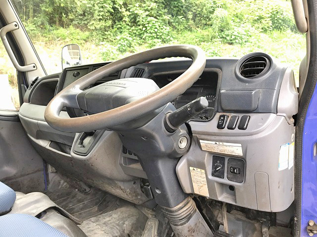 三菱ふそうキャンターダブルキャブ（Wキャブ）小型（2t・3t）[写真31]