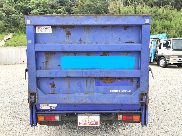 三菱ふそうキャンターダブルキャブ（Wキャブ）小型（2t・3t）[写真08]