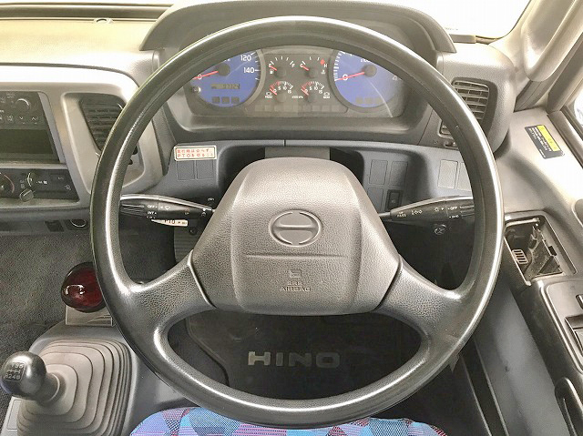 日野レンジャーユニック6段中型（4t）[写真37]