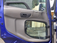 UDトラックスクオンセルフクレーン4段大型（10t）[写真28]