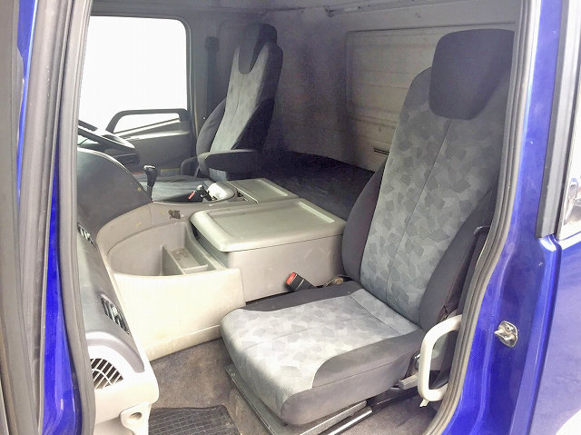 UDトラックスクオンセルフクレーン4段大型（10t）[写真30]