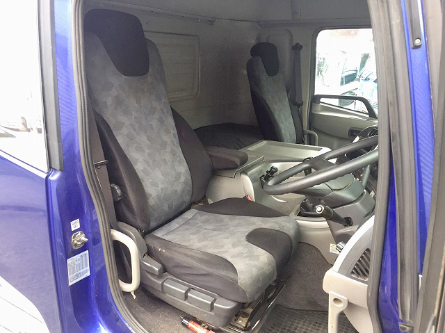 UDトラックスクオンセルフクレーン4段大型（10t）[写真31]