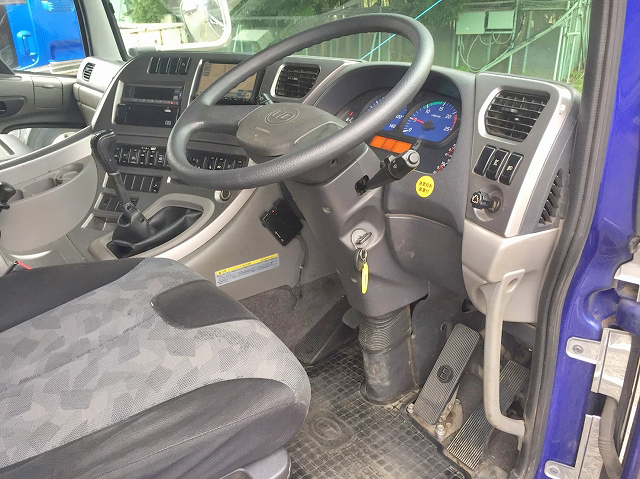 UDトラックスクオンセルフクレーン4段大型（10t）[写真35]