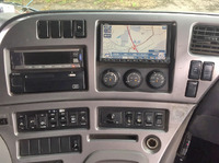 UDトラックスクオンセルフクレーン4段大型（10t）[写真36]