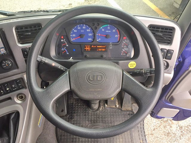 UDトラックスクオンセルフクレーン4段大型（10t）[写真37]