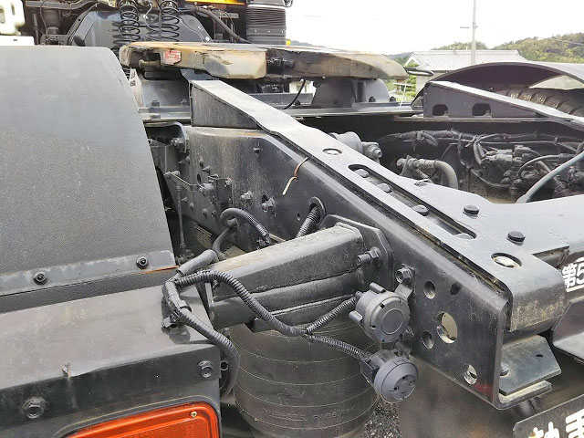 いすゞギガトレーラーヘッド（トラクターヘッド）大型（10t）[写真12]