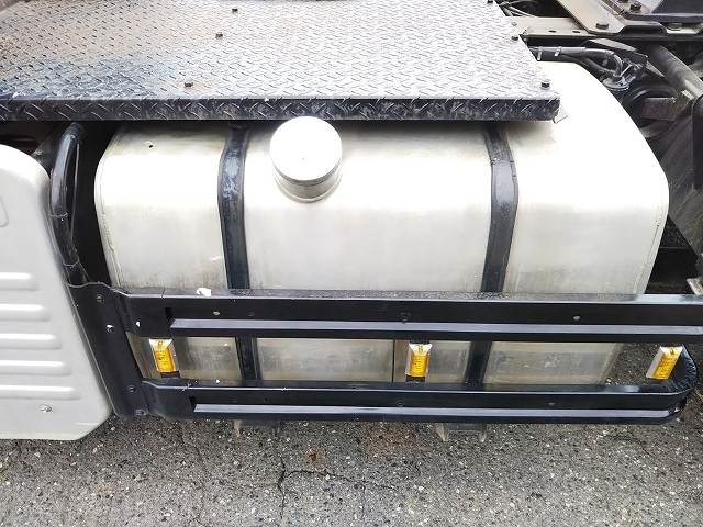 いすゞギガトレーラーヘッド（トラクターヘッド）大型（10t）[写真16]