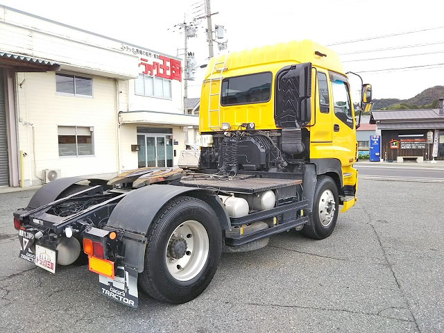 いすゞギガトレーラーヘッド（トラクターヘッド）大型（10t）[写真02]