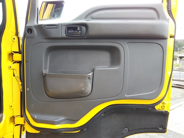 いすゞギガトレーラーヘッド（トラクターヘッド）大型（10t）[写真24]