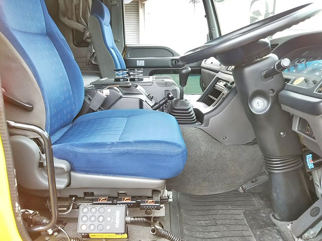 いすゞギガトレーラーヘッド（トラクターヘッド）大型（10t）[写真26]