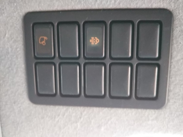 いすゞギガトレーラーヘッド（トラクターヘッド）大型（10t）[写真31]