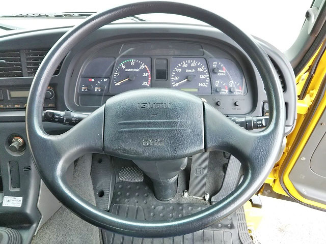 いすゞギガトレーラーヘッド（トラクターヘッド）大型（10t）[写真34]