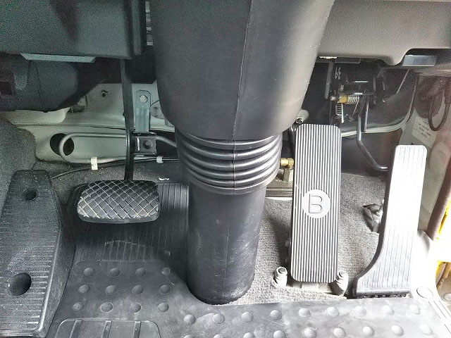 いすゞギガトレーラーヘッド（トラクターヘッド）大型（10t）[写真37]