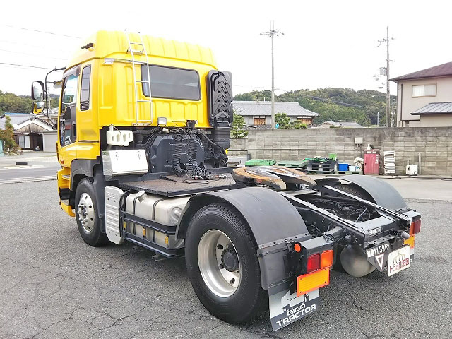 いすゞギガトレーラーヘッド（トラクターヘッド）大型（10t）[写真04]