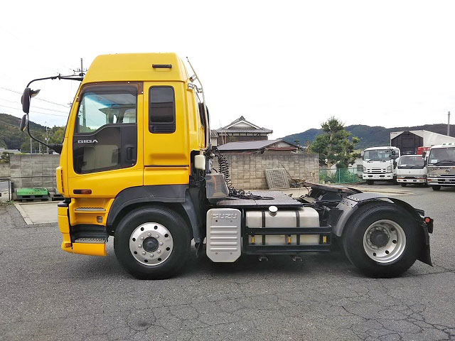 いすゞギガトレーラーヘッド（トラクターヘッド）大型（10t）[写真05]