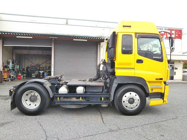 いすゞギガトレーラーヘッド（トラクターヘッド）大型（10t）[写真06]