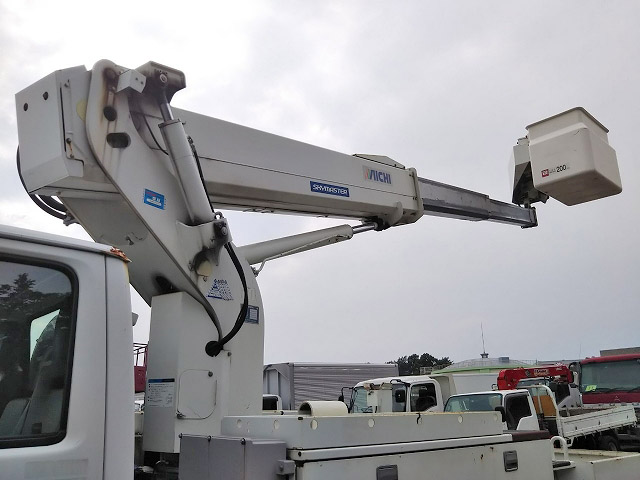 いすゞエルフ高所作業車小型（2t・3t）[写真15]