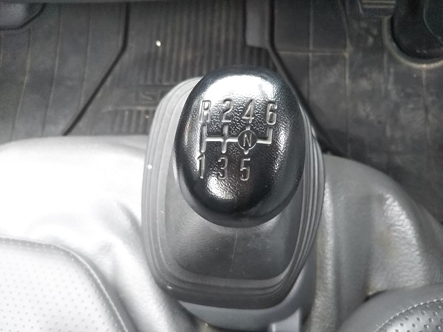 いすゞエルフ高所作業車小型（2t・3t）[写真38]