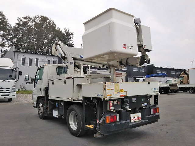 いすゞエルフ高所作業車小型（2t・3t）[写真04]