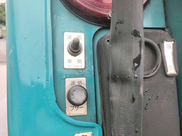 いすゞフォワードパッカー車（塵芥車）増トン（6t・8t）[写真10]