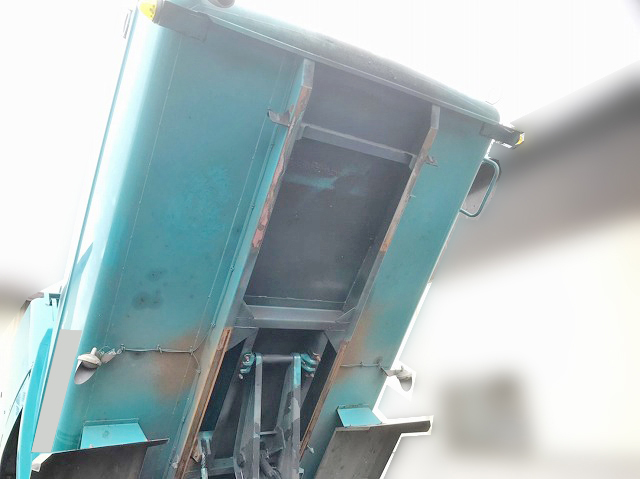 いすゞフォワードパッカー車（塵芥車）増トン（6t・8t）[写真14]