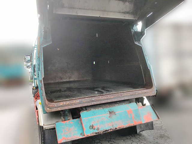 いすゞフォワードパッカー車（塵芥車）増トン（6t・8t）[写真06]