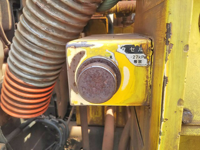 三菱ふそうスーパーグレート汚泥吸引車大型（10t）[写真11]