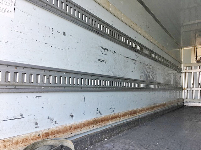 UDトラックスコンドル冷凍車（冷蔵車）中型（4t）[写真06]