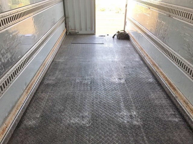 UDトラックスコンドル冷凍車（冷蔵車）中型（4t）[写真08]