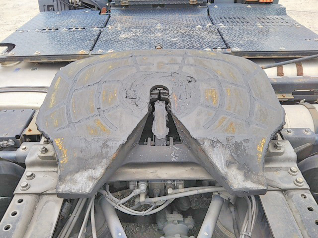 日野プロフィアトレーラーヘッド（トラクターヘッド）大型（10t）[写真09]