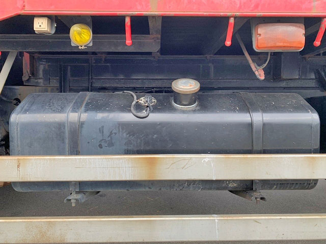 三菱ふそうスーパーグレート平ボディ大型（10t）[写真14]