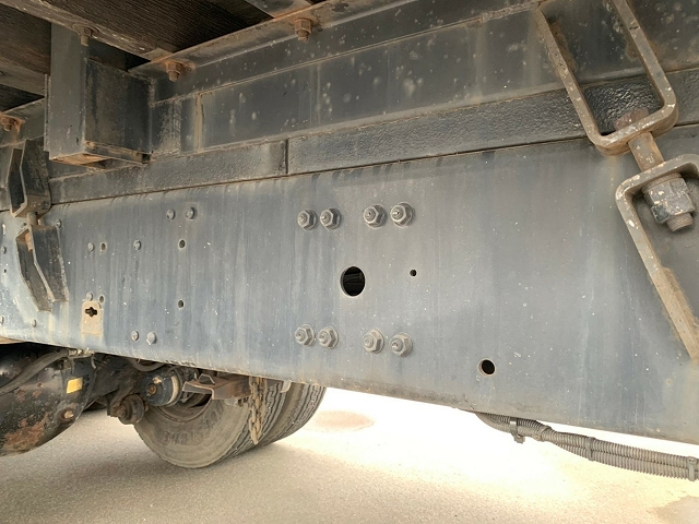 三菱ふそうスーパーグレート平ボディ大型（10t）[写真15]