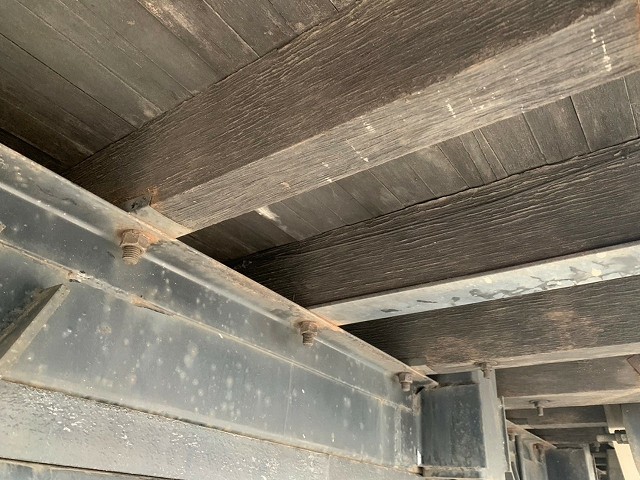 三菱ふそうスーパーグレート平ボディ大型（10t）[写真17]