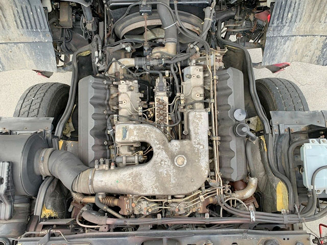 三菱ふそうスーパーグレート平ボディ大型（10t）[写真21]