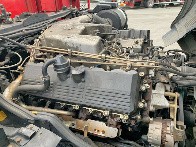 三菱ふそうスーパーグレート平ボディ大型（10t）[写真23]