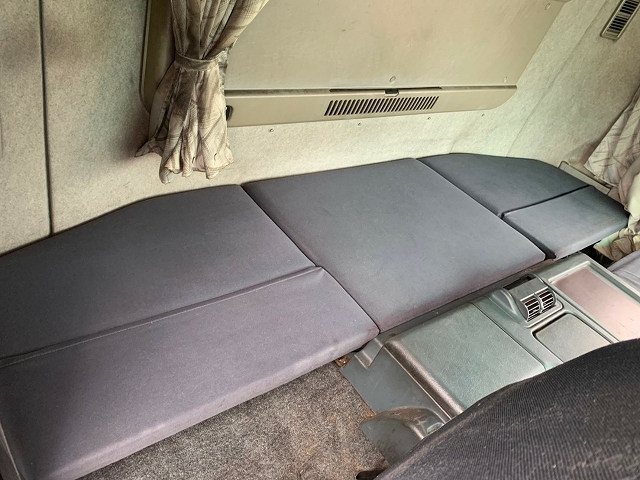 三菱ふそうスーパーグレート平ボディ大型（10t）[写真30]