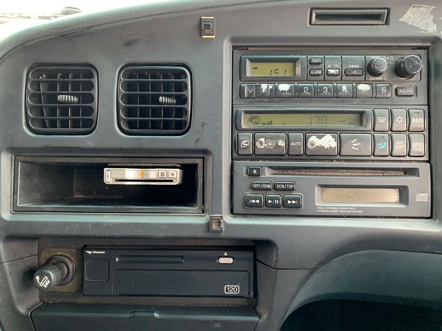 三菱ふそうスーパーグレート平ボディ大型（10t）[写真33]