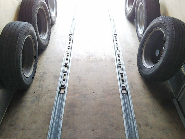 日野デュトロアルミバン小型（2t・3t）[写真16]