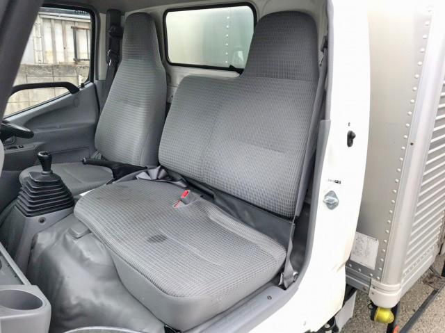 日野デュトロアルミバン小型（2t・3t）[写真31]