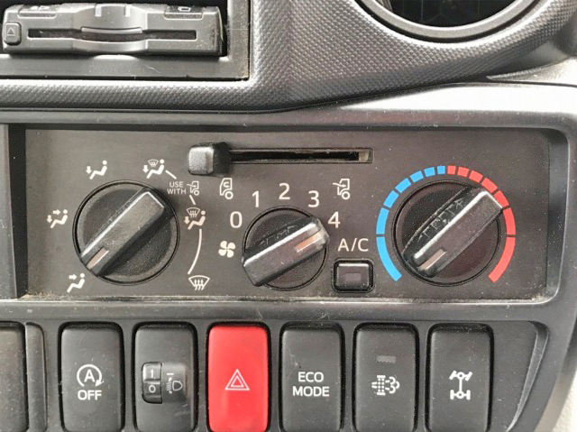 日野デュトロアルミバン小型（2t・3t）[写真37]