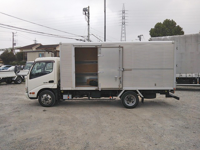 日野デュトロアルミバン小型（2t・3t）[写真07]