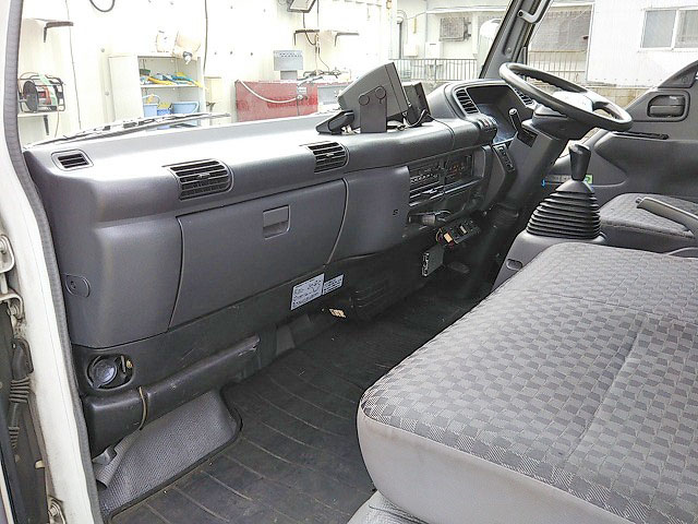 いすゞエルフアルミウイング小型（2t・3t）[写真34]