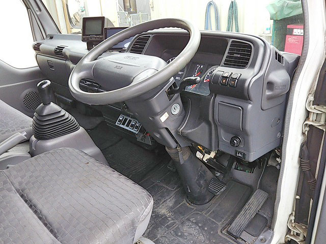 いすゞエルフアルミウイング小型（2t・3t）[写真35]