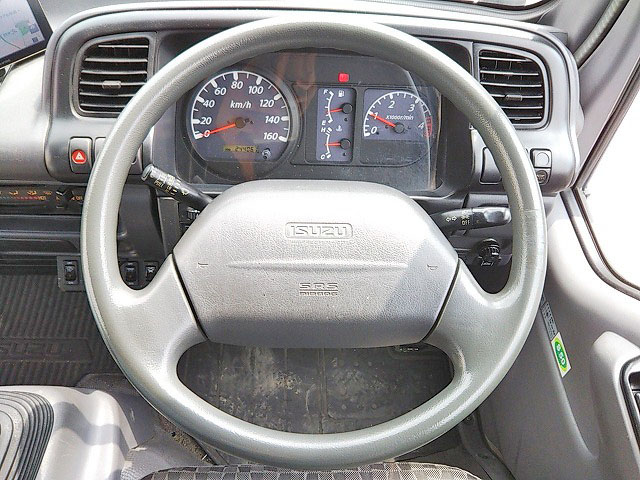 いすゞエルフアルミウイング小型（2t・3t）[写真36]