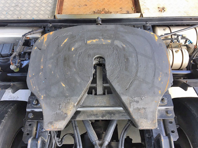 いすゞギガトレーラーヘッド（トラクターヘッド）大型（10t）[写真10]