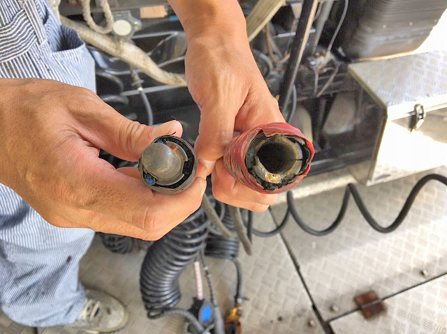 いすゞギガトレーラーヘッド（トラクターヘッド）大型（10t）[写真17]