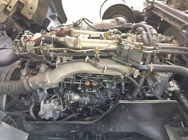 いすゞギガトレーラーヘッド（トラクターヘッド）大型（10t）[写真23]