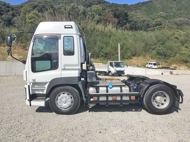 いすゞギガトレーラーヘッド（トラクターヘッド）大型（10t）[写真05]