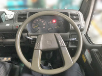 いすゞフォワードジャストンアームロール中型（4t）[写真18]